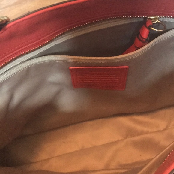 Coral Coach Purse - Picture 5 of 7